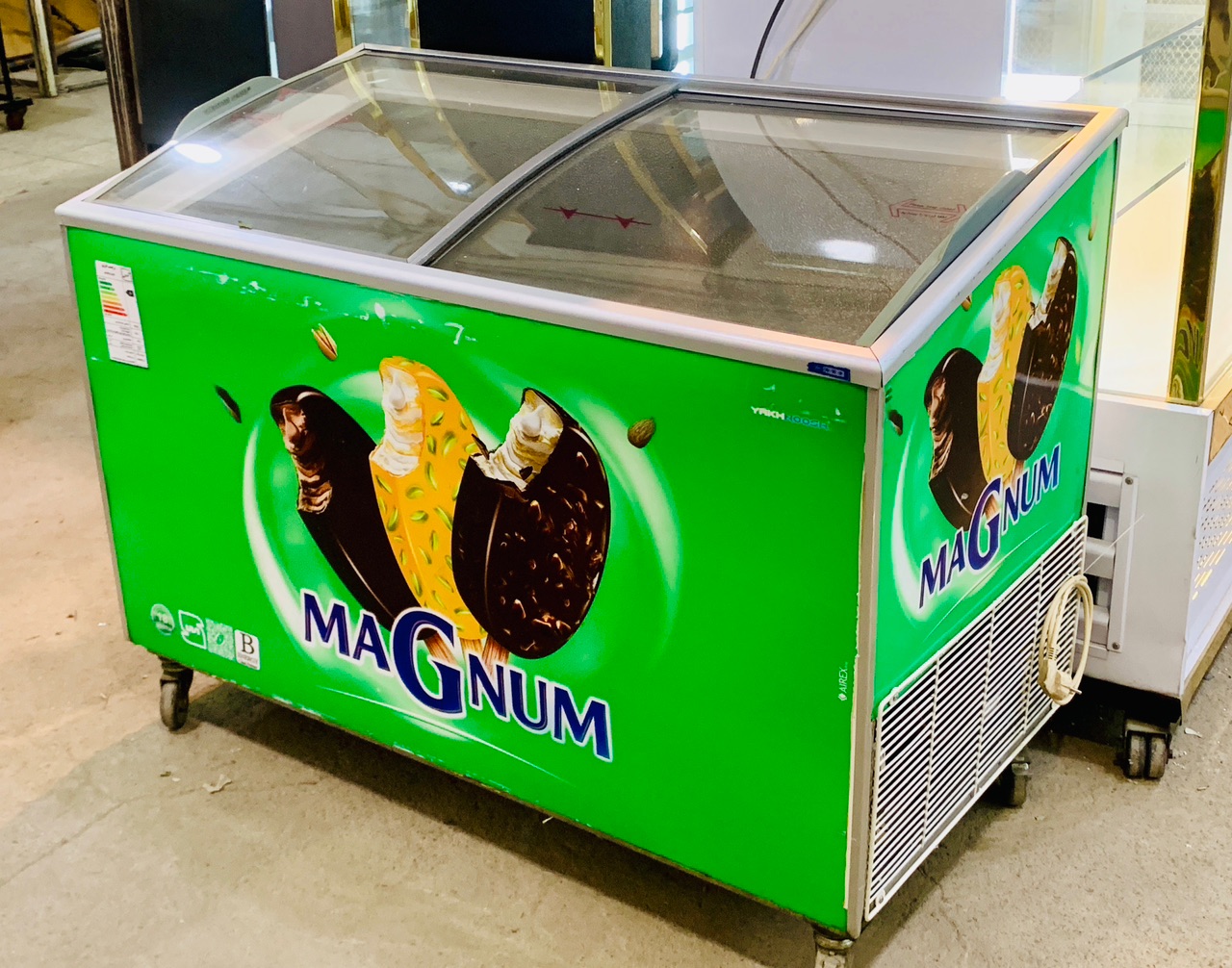 فریزر 400 لیتری درب کشویی - کارکرده